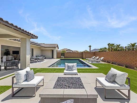 Fire Pit + BBQ Grill