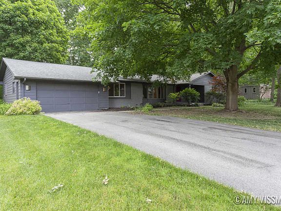 2nd image of 338 Pebble Beach Dr SE