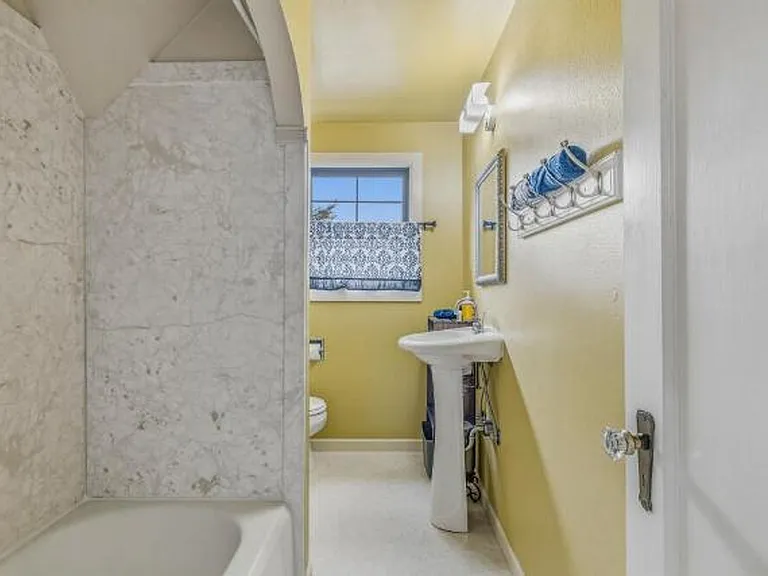 1527 Pacific Ter — Photo 25