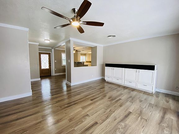 4th image of 82245 Sierra Ave