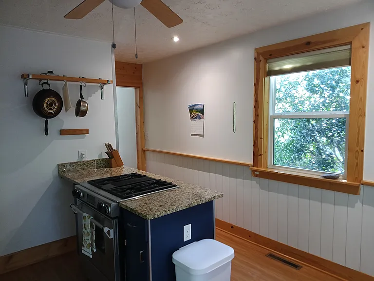 108 Hawthorne Ln — Photo 12