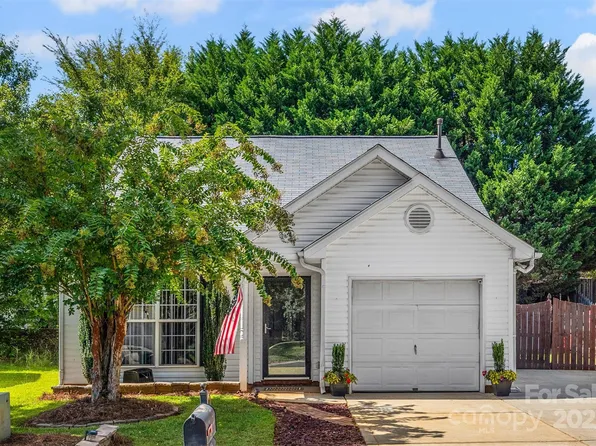 837 Settlement St, Clover, SC 29710