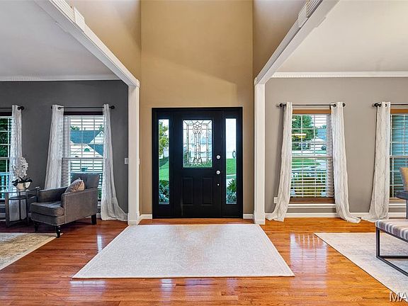 4th image of 3559 Burgundy Way Dr