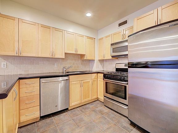 2nd image of 143 Mulberry St #3BB
