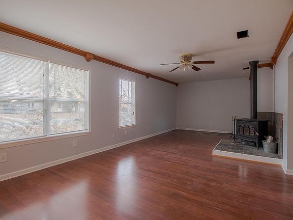2nd image of 2051 North Dr
