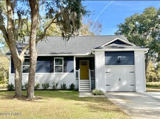 12 Canopy Ln, Saint Helena Island, SC 29920
