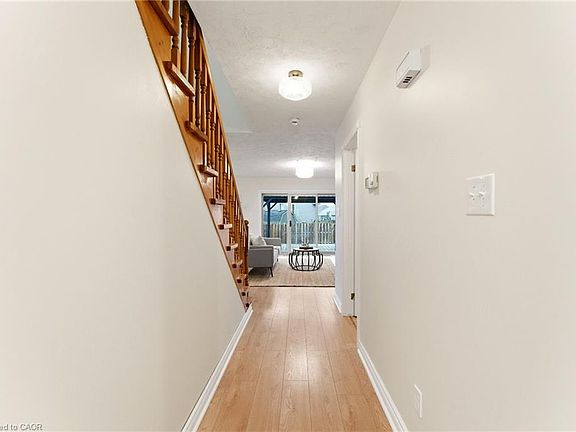 4th image of 72 Wade Rd