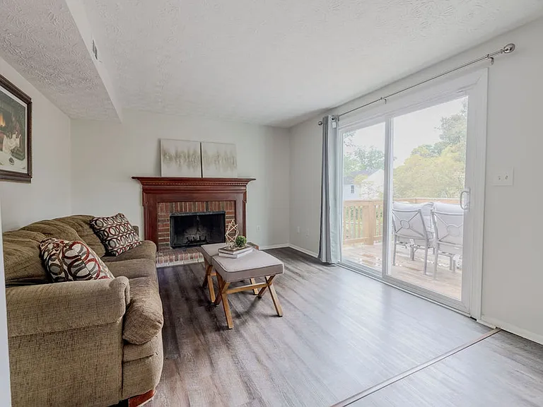 2073 Raintree Pl — Photo 5