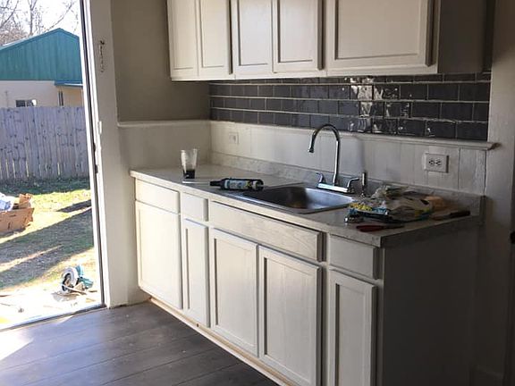 4th image of 735 Beechwood Dr