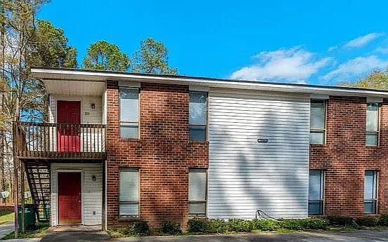 1st image of 1546 Hamilton Dr APT 101