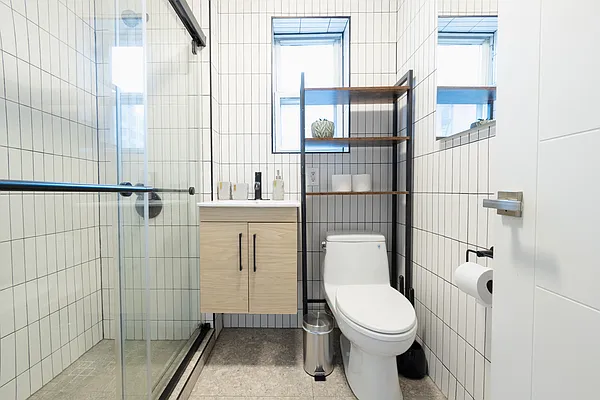 Rented by Urban Furnished LLC | media 25