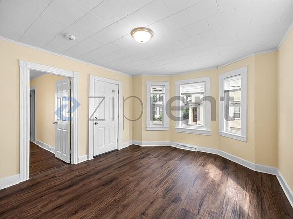 5th image of 24 Tracey St #1