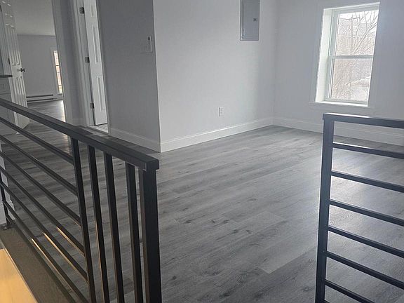 3rd image of 5925 Ridge Ave #4