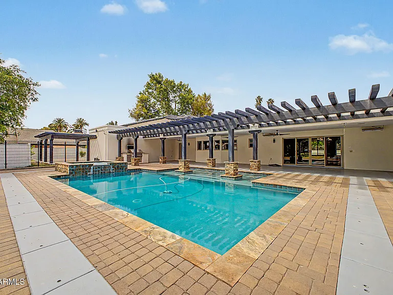 2311 E Colter St — Photo 70