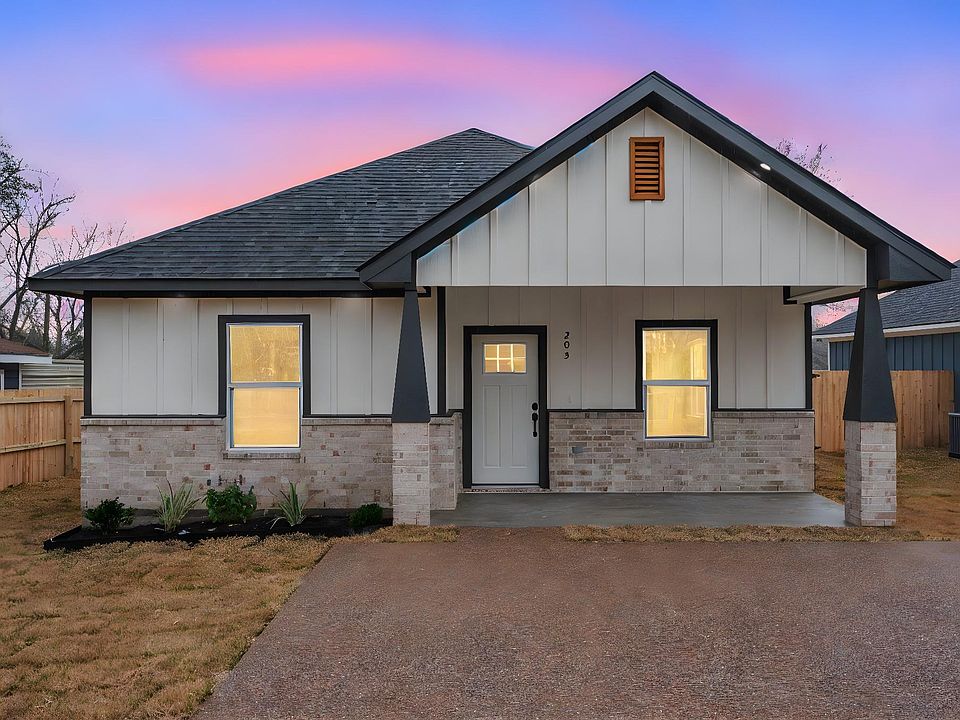 1st image of 203 Lock Ln