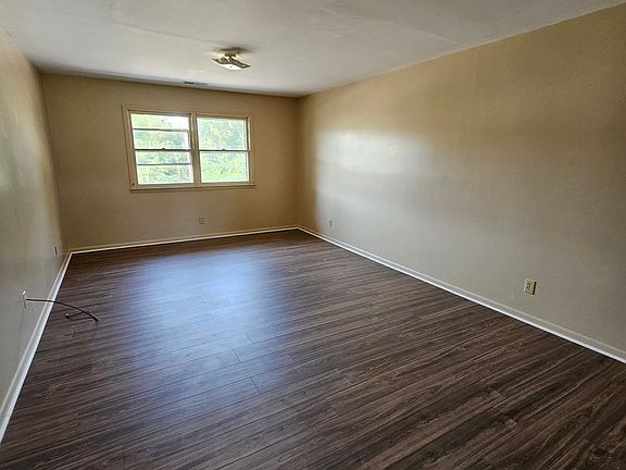 2nd image of 500 Henley St #2B-1BA