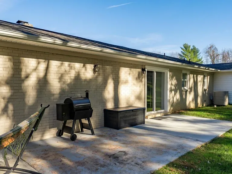 2 Lambeth Ct — Photo 8