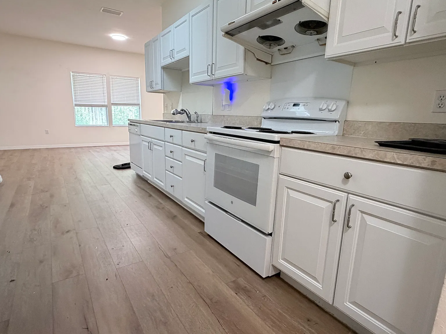 4 bed, 2246 sqft, $2,600 — Photo 3