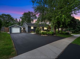 136 Mohawk Rd, Hamilton, ON L9G 2W9