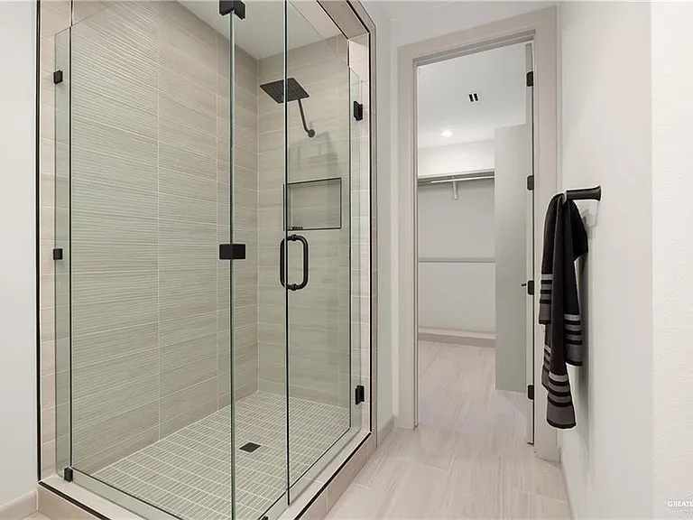 225 Canary Ave — Photo 16