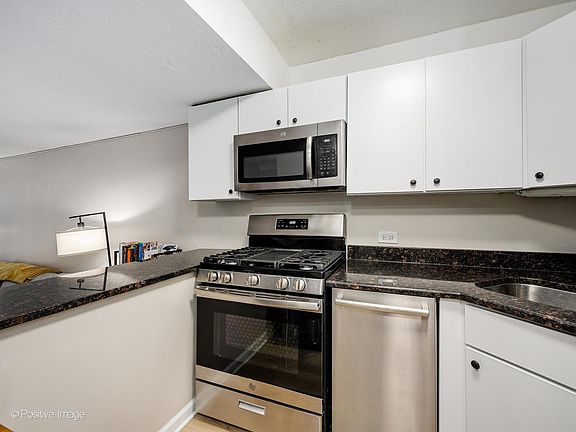 5th image of 230 E Ontario St APT 1603