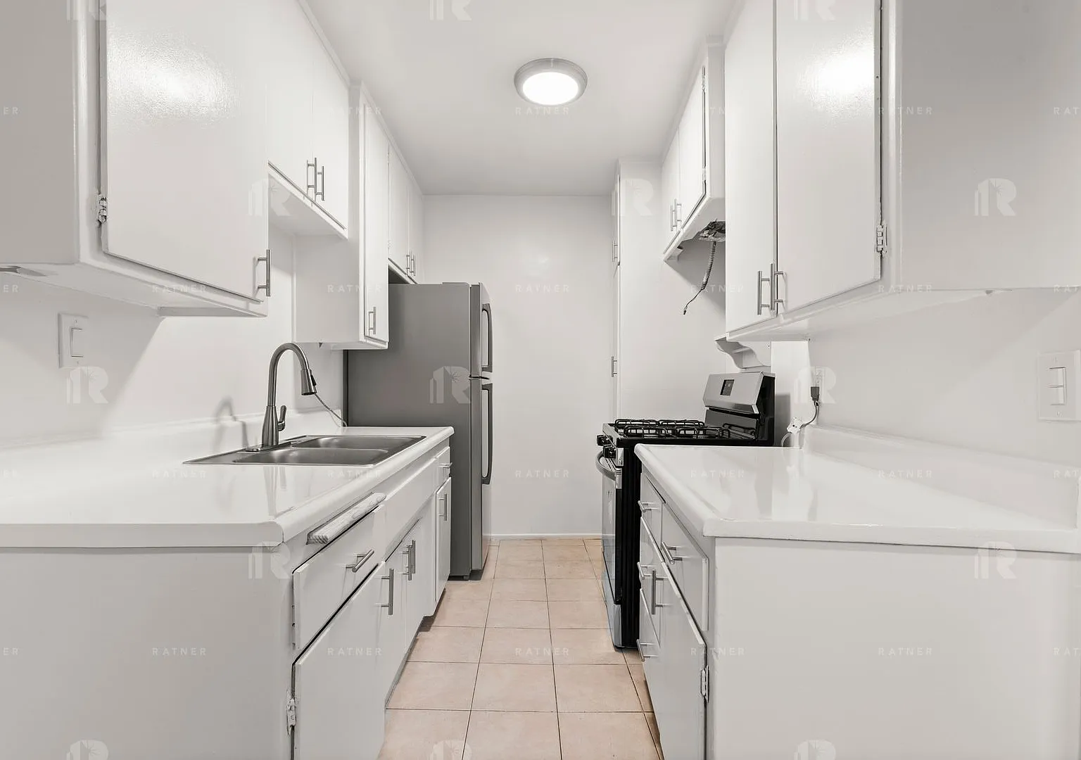 (Ar/Jo/Yo:B) 1411 N. Mansfield Avenue — Photo 4