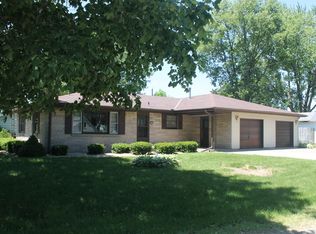 1633 N 40th Rd, Earlville, IL 60518