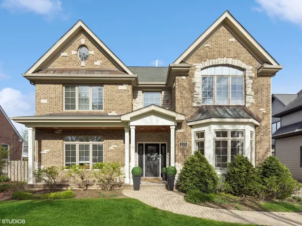 117 Iroquois Dr, Clarendon Hills, IL 60514