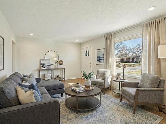 2nd image of 2534 Woodberry Dr
