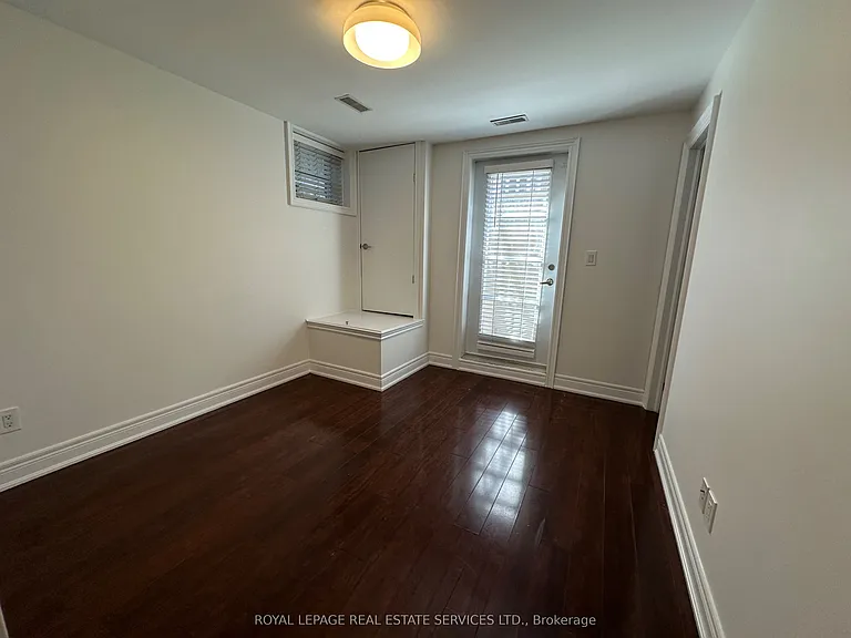 87 Lawrence Ave W — Photo 15