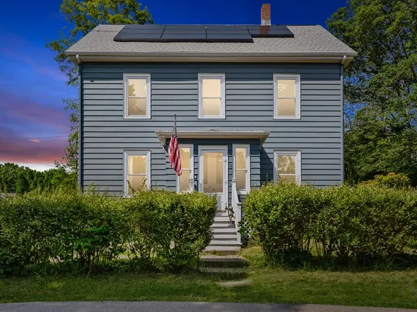 12 Russell St, Amesbury, MA 01913