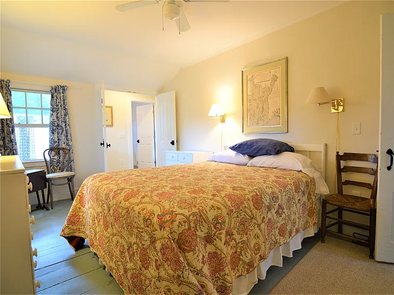 518 Third Beach Rd — Photo 10