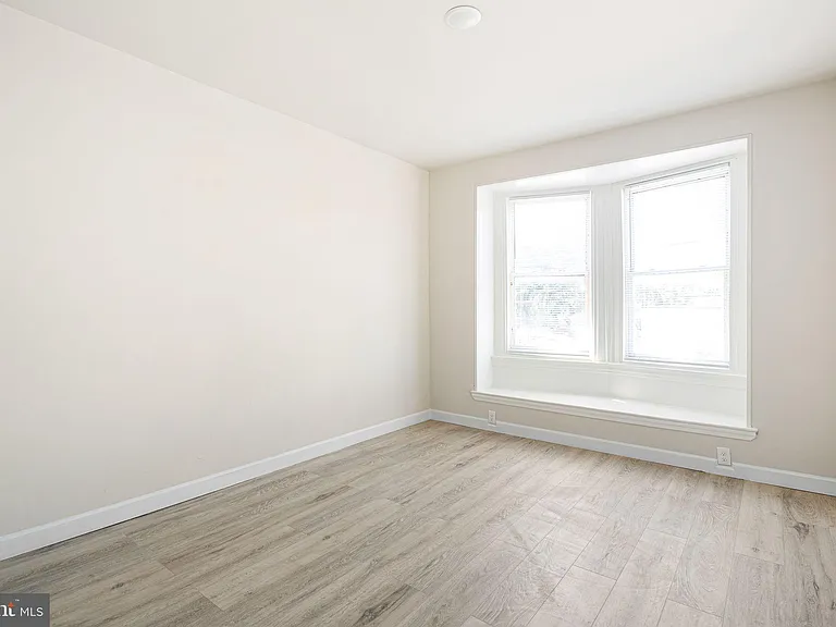 702 E Chelten Ave #2 — Photo 5