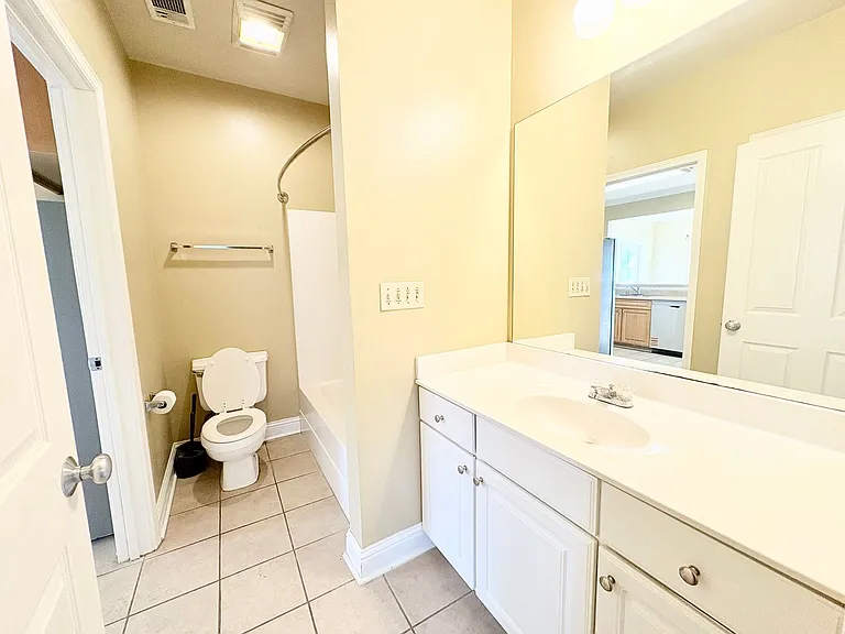 4441 Burbank Dr #108 — Photo 12