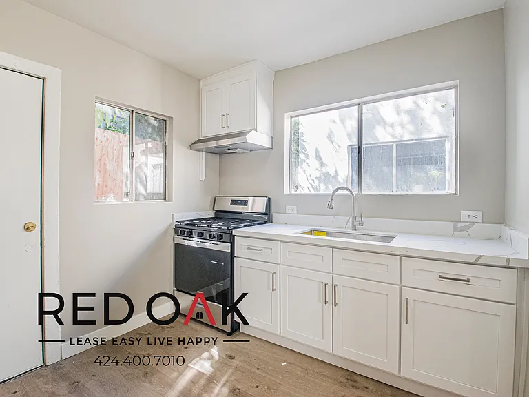 424 E 20th St #424.5 — Photo 12