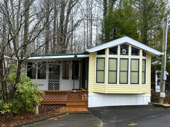 5355 Parkway E #62, Cosby, TN 37722