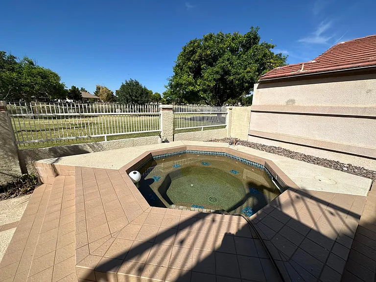 5726 W Ivanhoe St — Photo 9