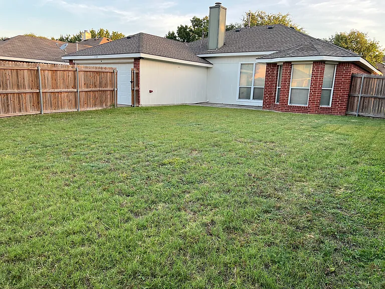1524 Summerfield Dr — Photo 22