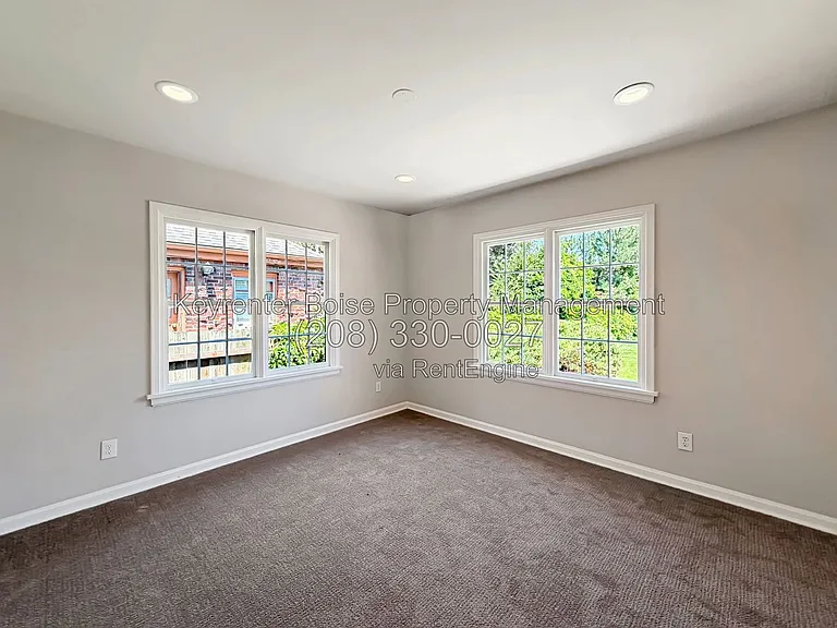 2208 W State St — Photo 9