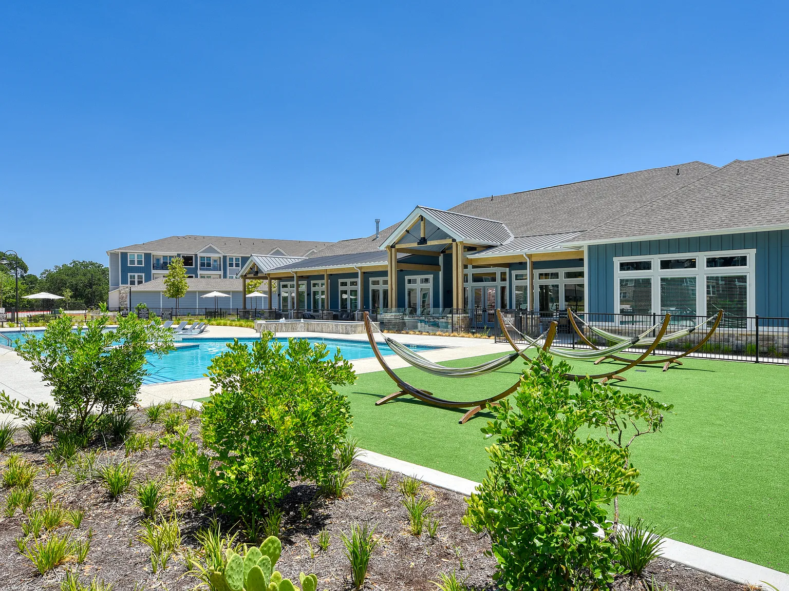 Estraya Boerne — Photo 4