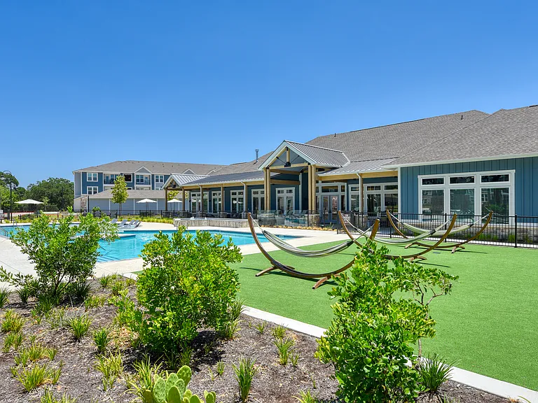 Estraya Boerne — Photo 4