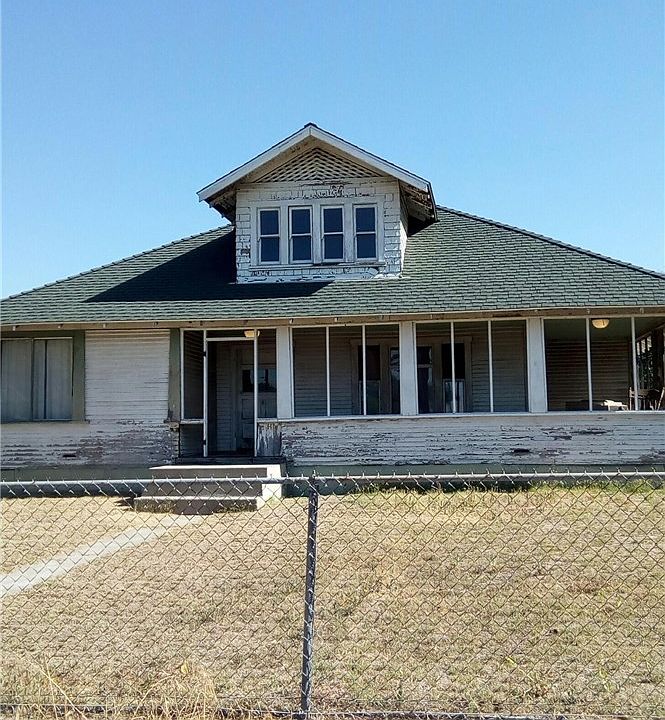 1st image of 689 W Vernon Dr