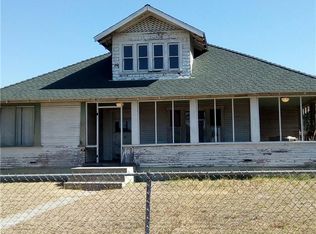 689 W Vernon Dr, Upland, CA 91786