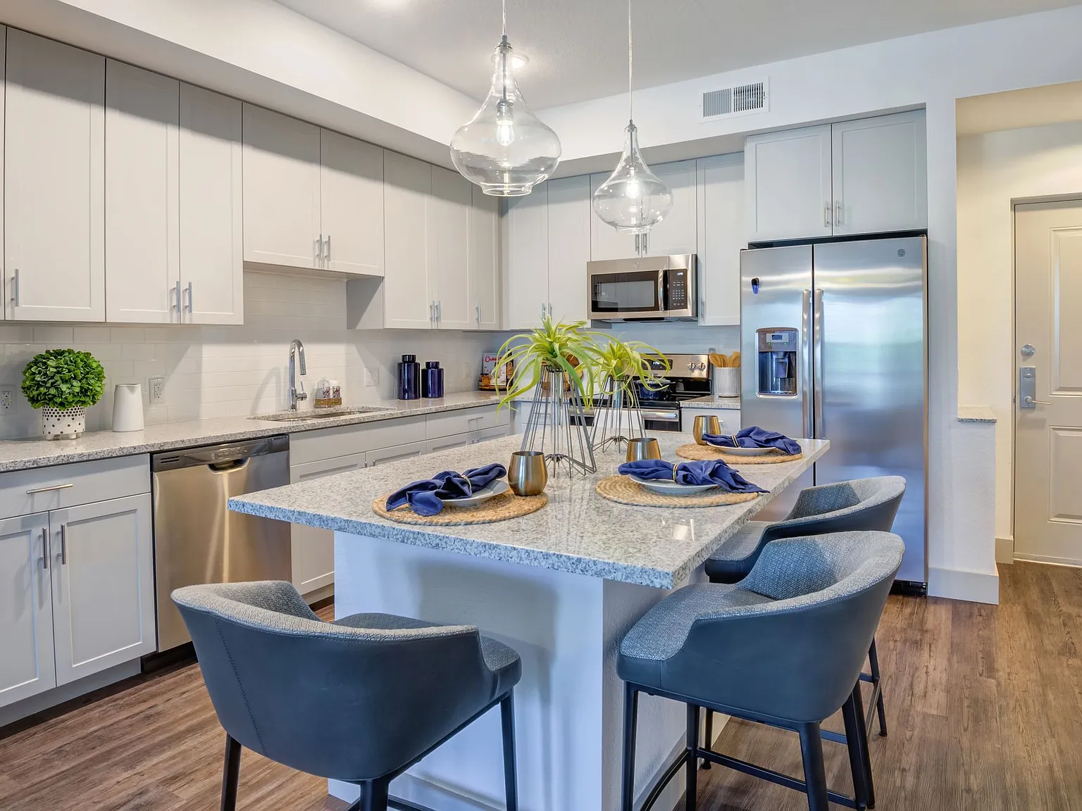 Decorum Luxury Apartments — Photo 1