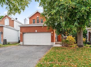77 Armagh Way, Ottawa, ON K2J 4C1