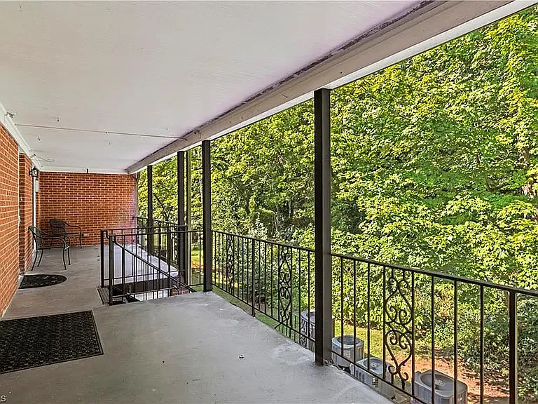 344 D Hanover Arms Ct #D — Photo 7