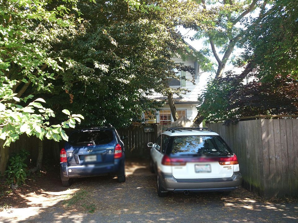 2nd image of 5026 18th Ave NE