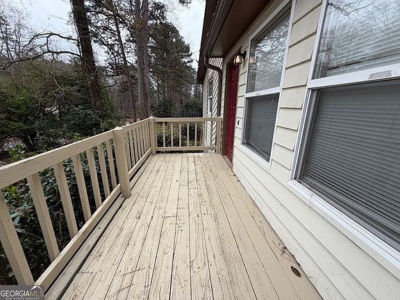 3rd image of 804 Emerald Forest Cir