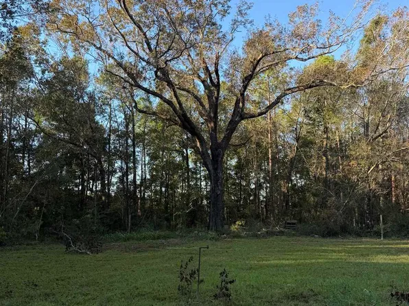 1012 Fleming Bridge Rd, Milton, FL 32570