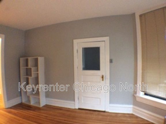 4th image of 4623 N Hermitage Ave APT 1F